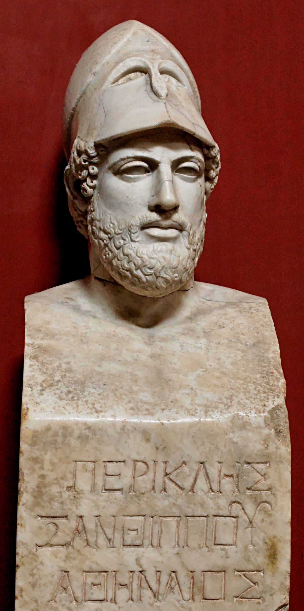 Buste en marbre d'un homme casqué, portrait de Périclès