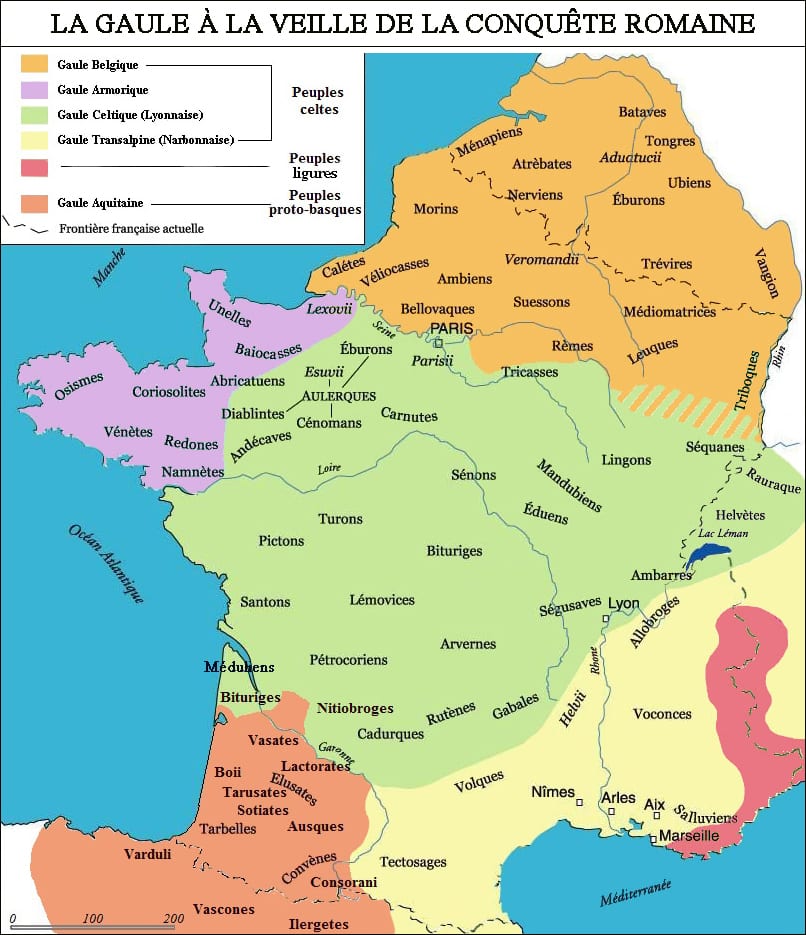 Carte en couleurs de la Gaule à la veille de la conquête romaine, avec le nom des peuples